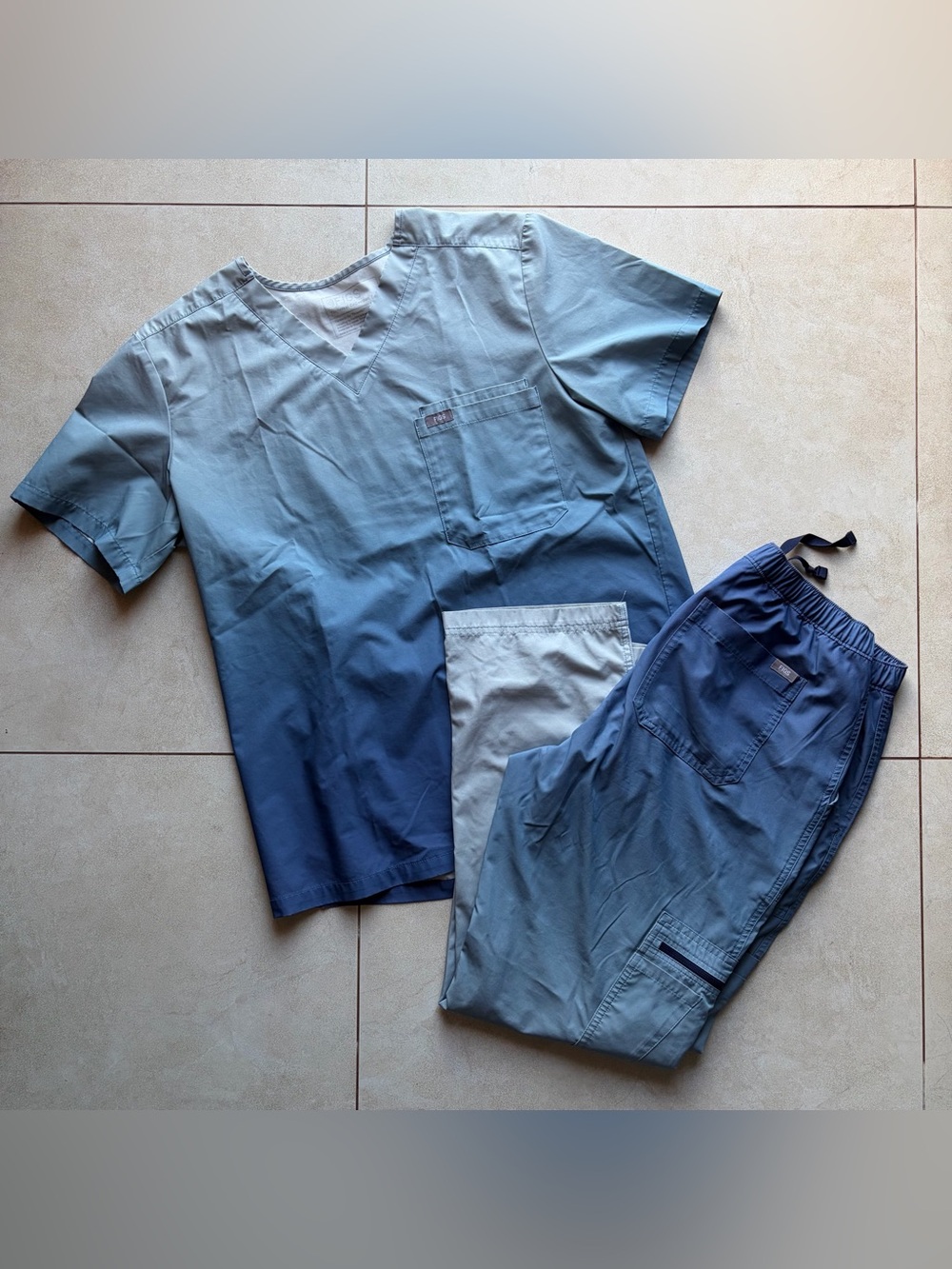 LIMITED FIGS Men's Ombre Blue Scrub Set - Gradient Navy to Sky